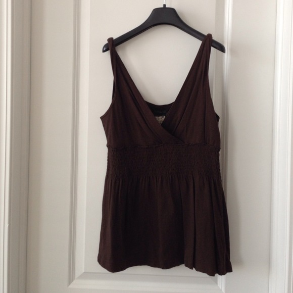 Adorable and flattering brown tank top