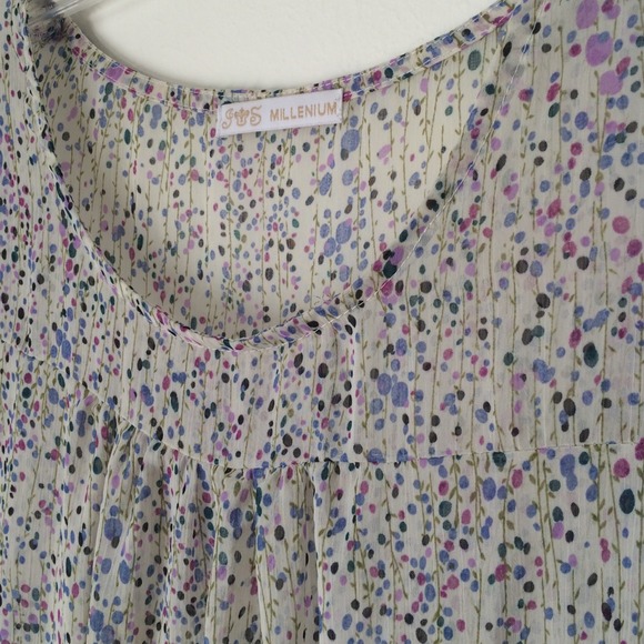 Floral Blouse - Picture 2 of 3