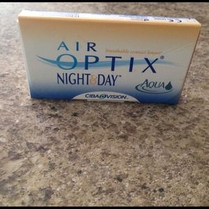 2 pairs of Air Optix Night & Day contact lenses