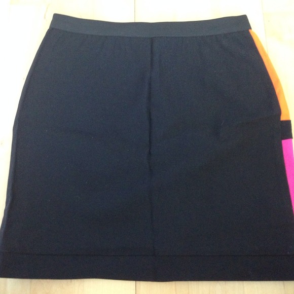 **SOLD** Colorblock mini skirt - Picture 2 of 2