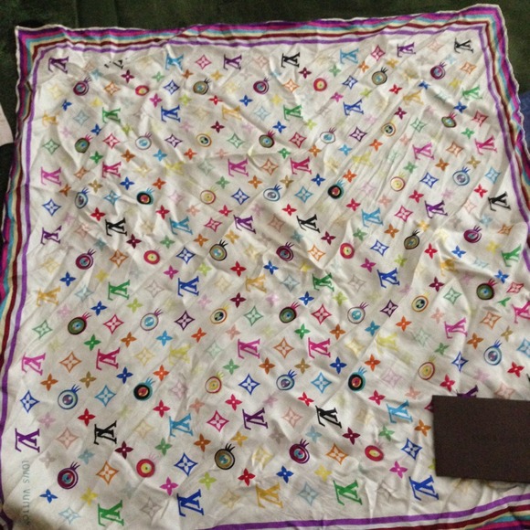 Louis Vuitton scarf