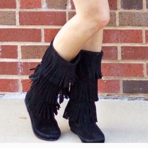 Black 3 fringe moccasins boot