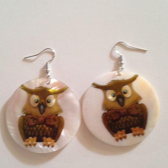New "OWL you need is love" Large Shell Earrings - Picture 1 of 4