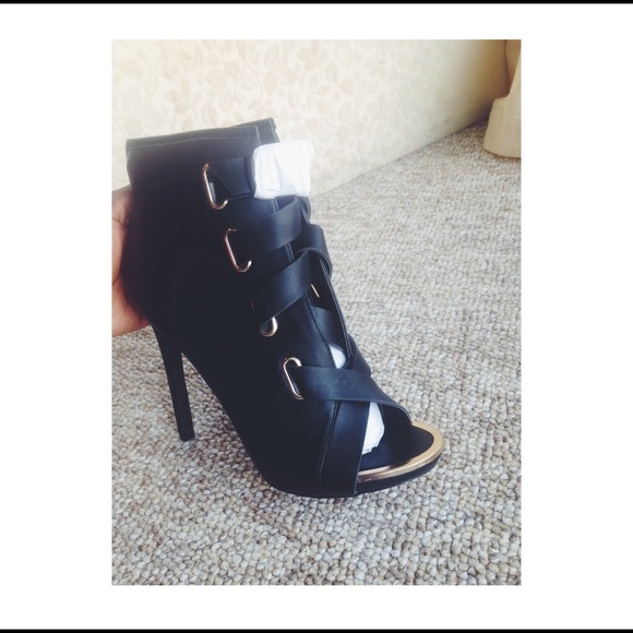 🚫SOLD🚫Open Toe Booties - Picture 3 of 4