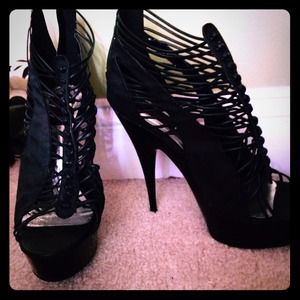 ***reduced***Frederick's pumps open toe and laced