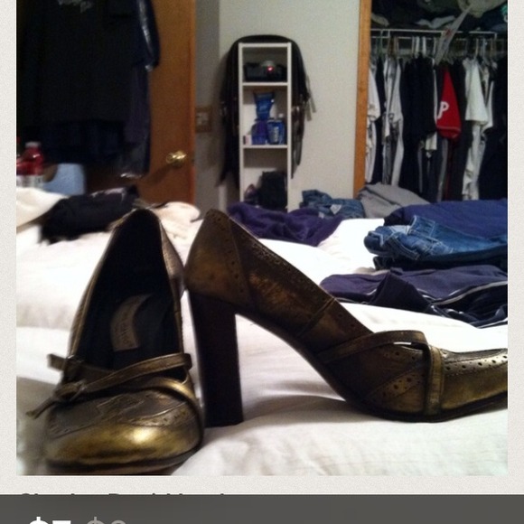 Size 7.5 - Picture 3 of 3