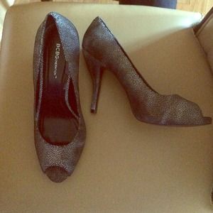 ***Reduced***BCBG pumps open toe size 9.5