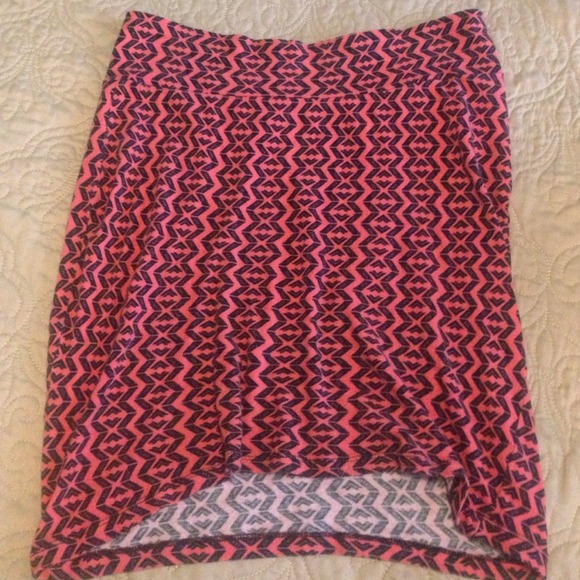 💥traded💥Pink Aztec pencil skirt!!