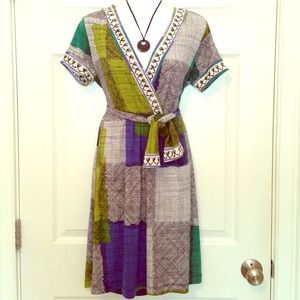 ‼️SALE‼️BCBG Patterned Short Sleeve Dress