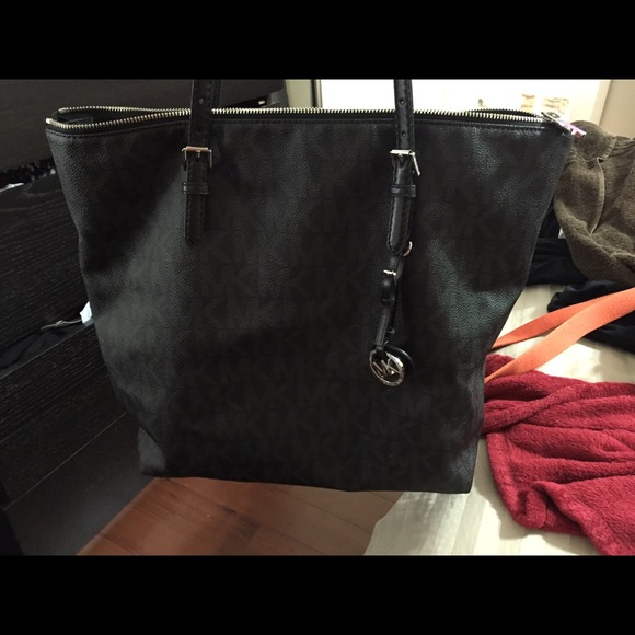 Michael kors black shoulder bag