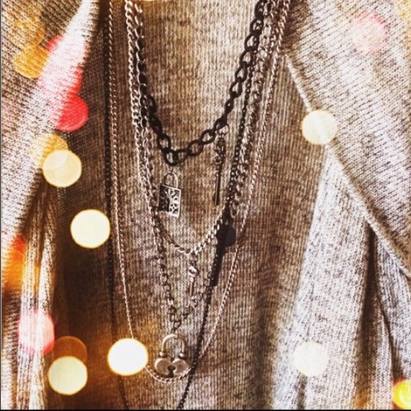 💜⭐️SOLD⭐️Muilti-Layered chunky chain necklace - Picture 2 of 2