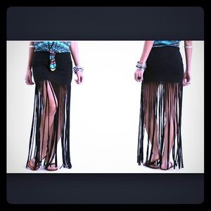 🎉💞HOST PICK💞🎉 Long black fringe skirt