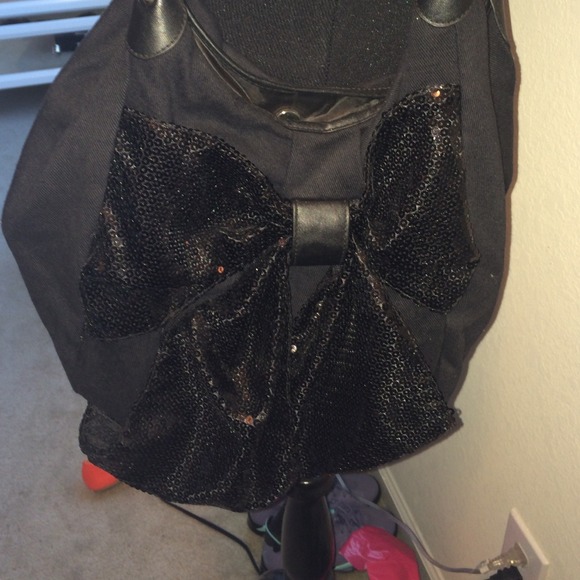 Super spacious sequined handbag