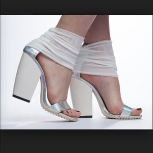 Unif Pyre Heel sandal