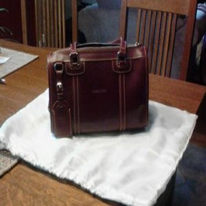 Dooney & Bourke small shoulder satchel