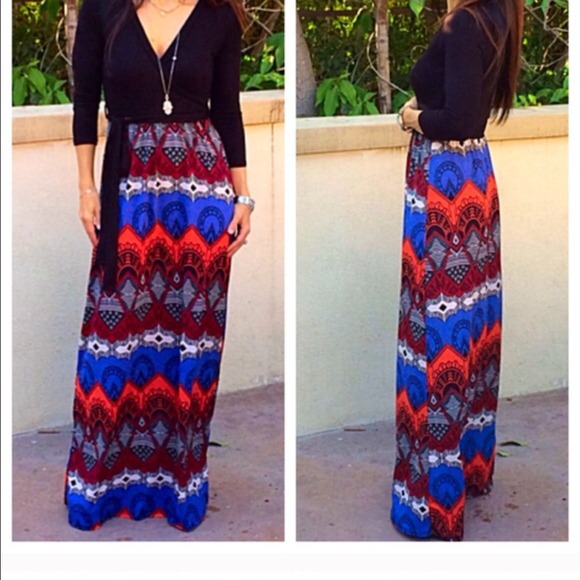 Dresses & Skirts - Stunning maxi dress ONE DAY SALE