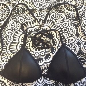 NOT TRIANGL. Neoprene bikini top