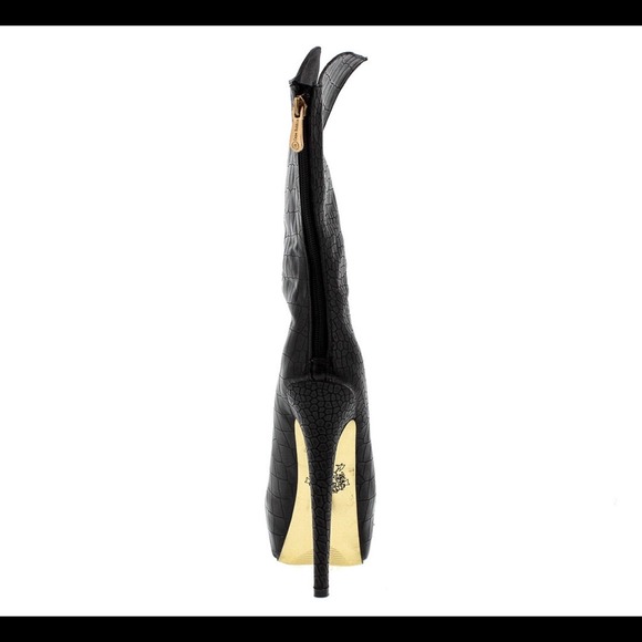 🚫sold🚫 Crocodile print booties in black - Picture 2 of 3