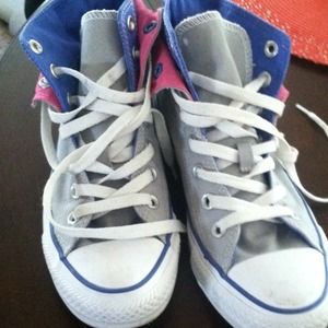 Converse grey pink n blue