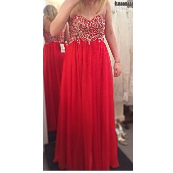 Stunning Red Sherri Hill Prom Dress
