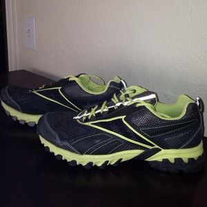 REEBOK running shoes