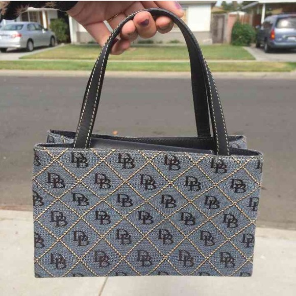 Dooney & Bourke purse