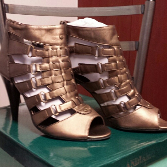 Bronze heels
