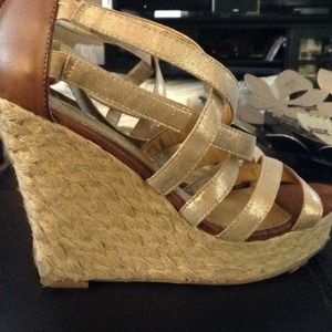 Chinese Laundry Wedged Sandals Size 10