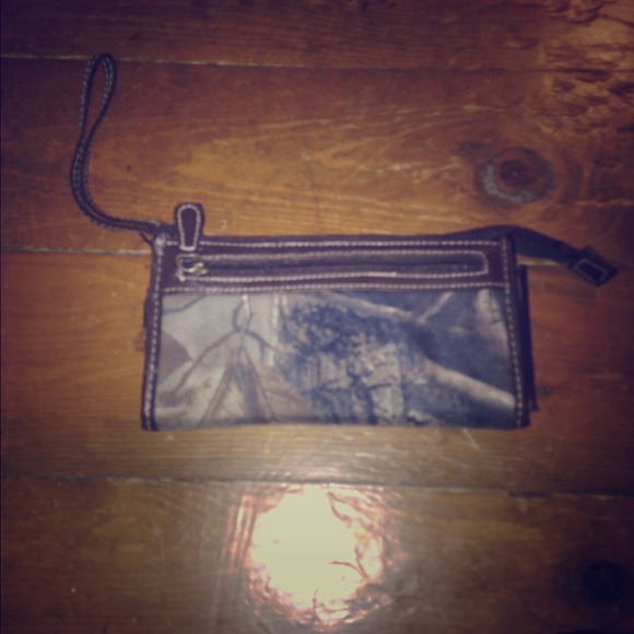 Camo wallet
