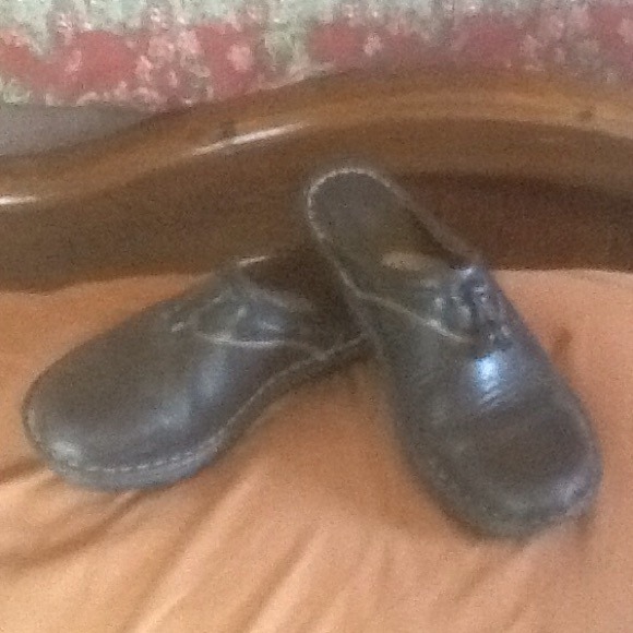 Born black slides/clogs