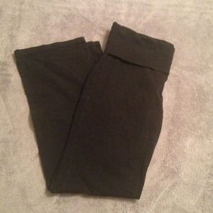 All black yoga pants