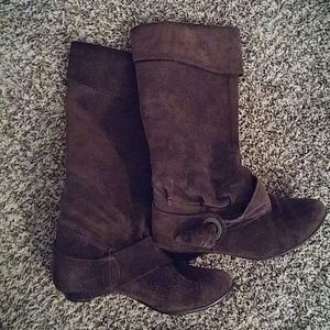 Brown boots