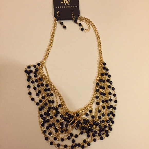 ✨HP- Necklace and earring set✨ - Picture 2 of 3