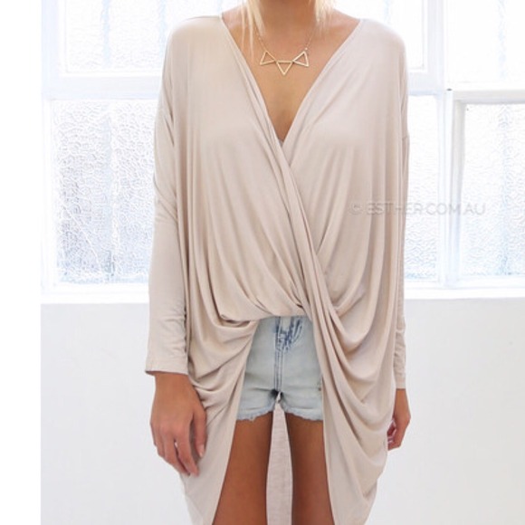 Tops - •LAST ONE• White Twist Front Top