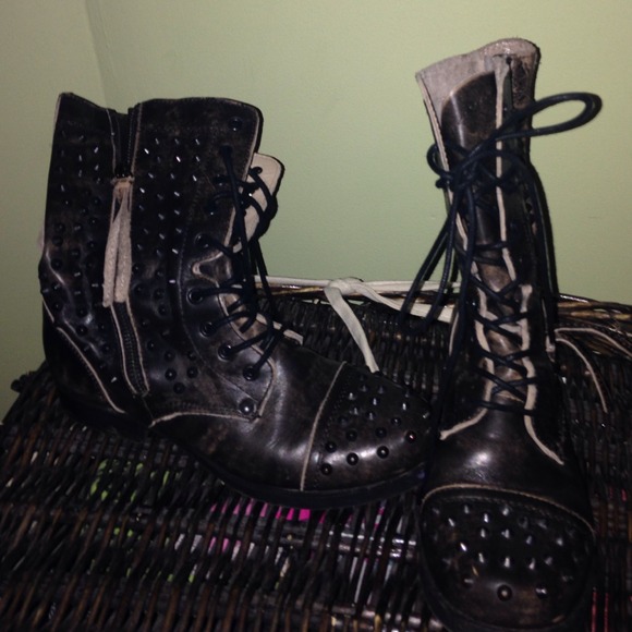 Also leather soldier boots