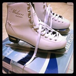 *Thanksgiving Sale* Brand New Ice Skates