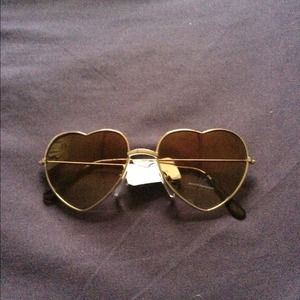 🚫price firm🚫Heart shaped sunglasses
