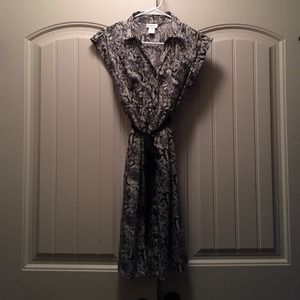 Cute, brand new maternity dress!