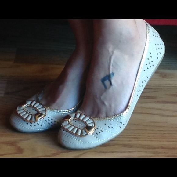Nude and gold flats size 8