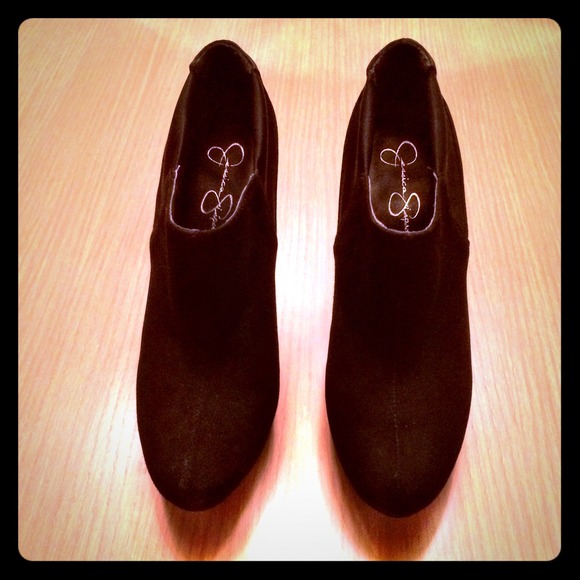 Black Jessica Simpson high heel shoe. Sexy!