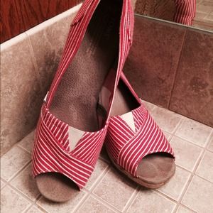 TOMS Wedges