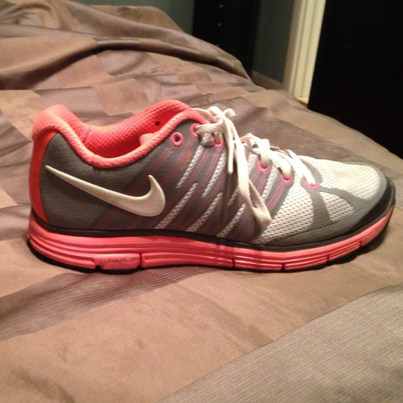 Nike Women's Lunar Elite- size 9.5