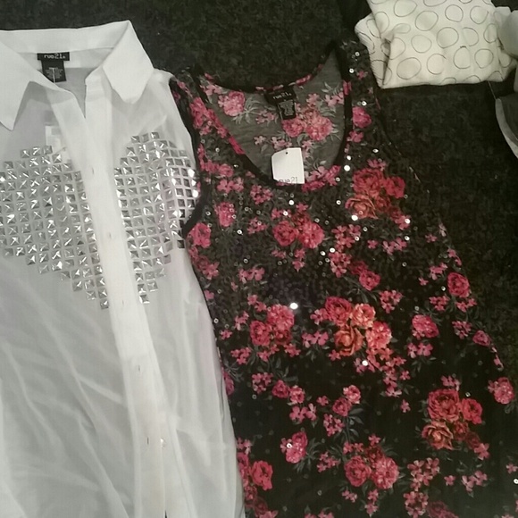2 tank tops