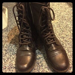 Combat boots