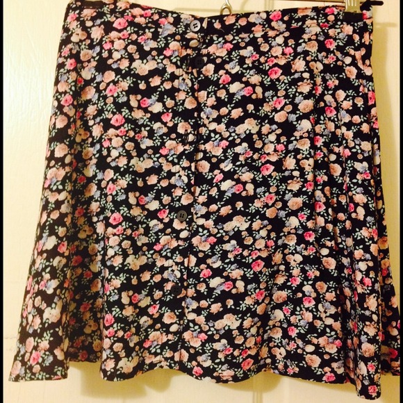 H&M high waisted floral skirt NWT