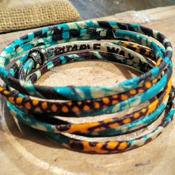 Sets of thin handmade bangles - Picture 2 of 2