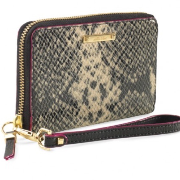 Stella and Dot Chelsea tech wallet