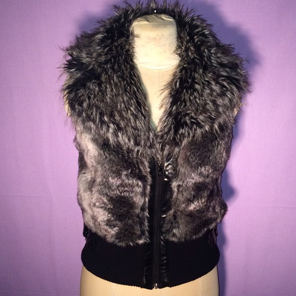 Guess by Marciano Jackets & Blazers - 💐💐💐Spring Sale🎉 Edgy Black Faux Fur Guess Vest