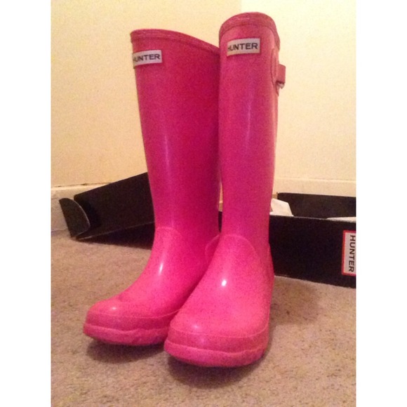 Hunter Boots - Hunter Tall Gloss Rain Boots. 💕