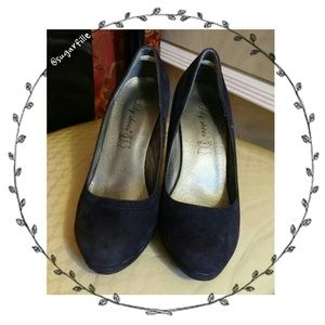 Euro Navy Heels